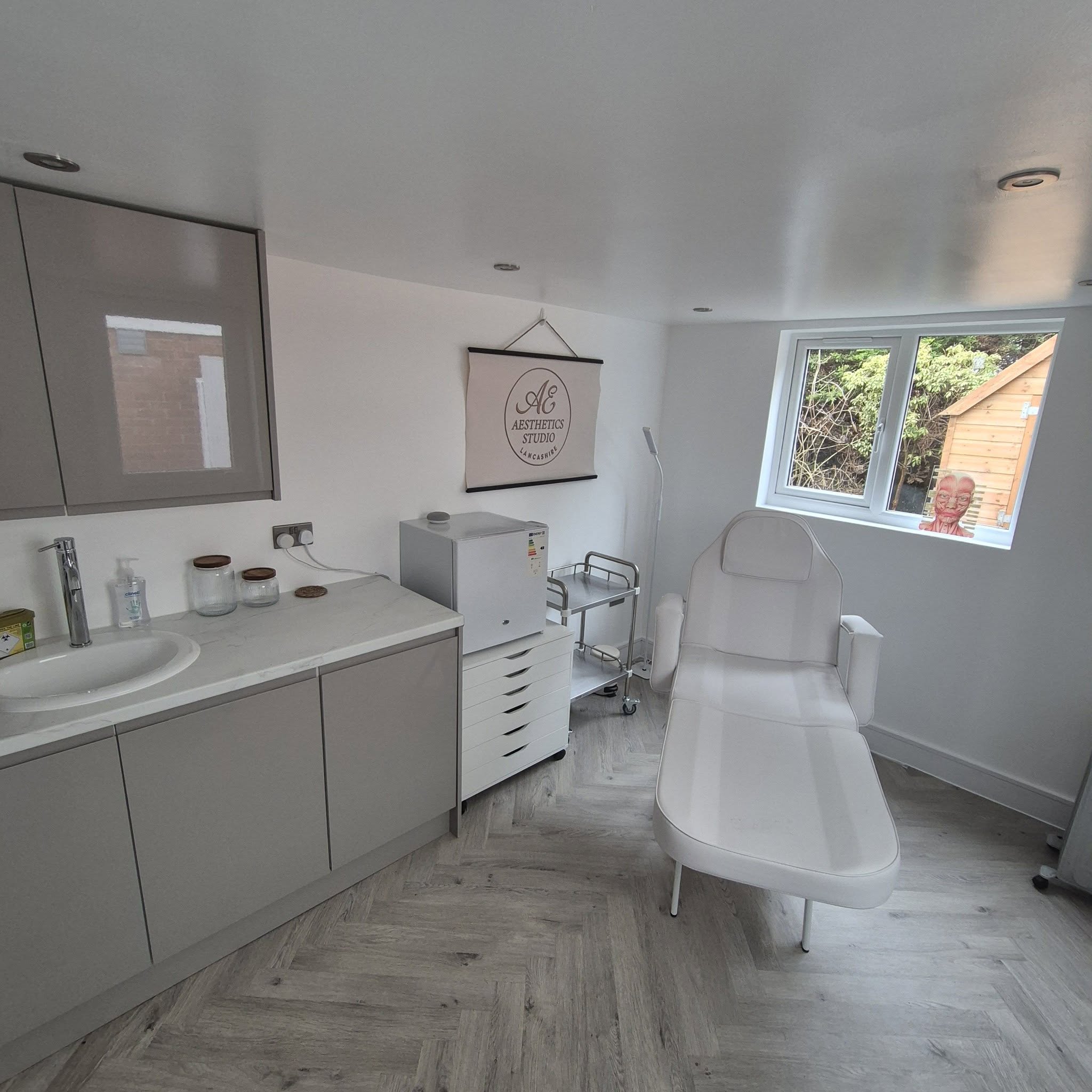 A treatment in progress at AE Aesthetics Studio